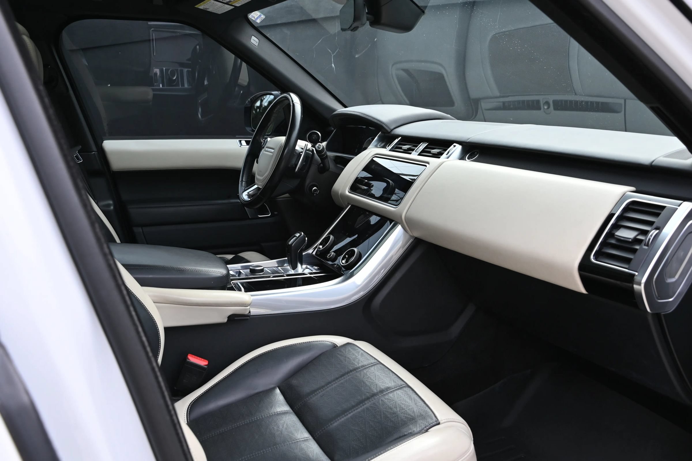 Used 2019 Land Rover Range Rover Sport HSE Dynamic AWD/4WD image 18