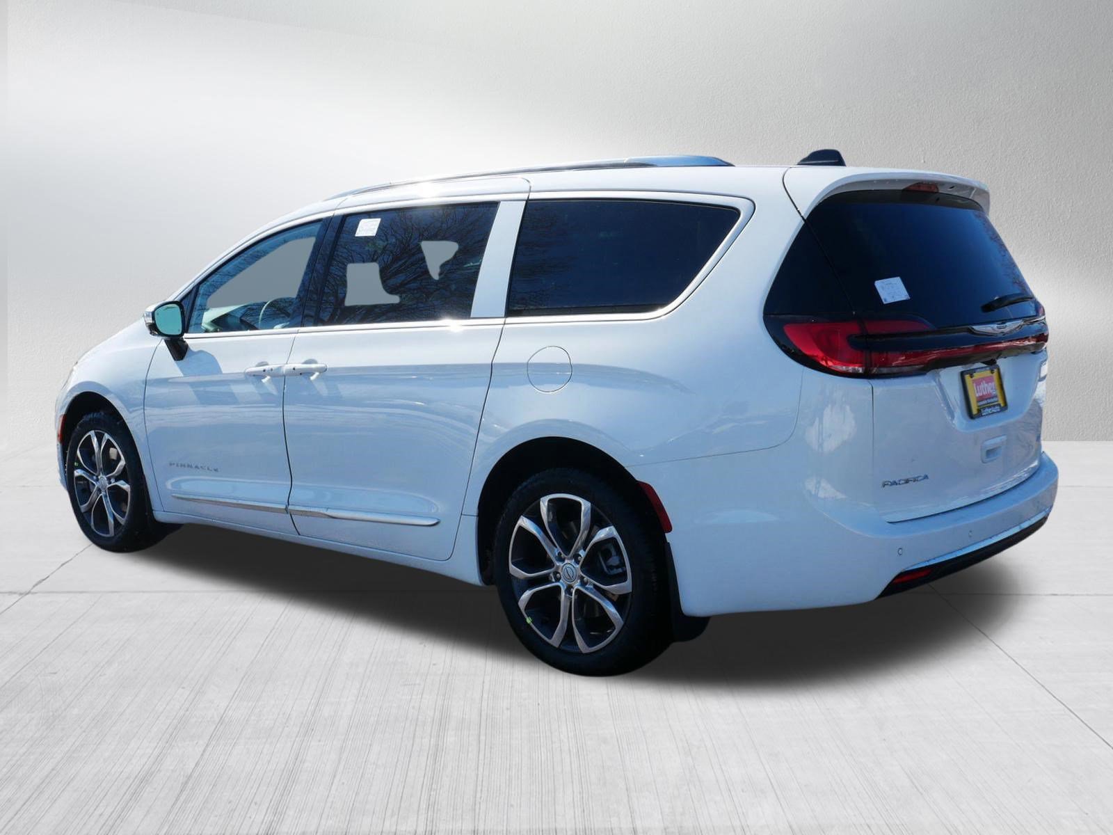 New 2026 Chrysler Pacifica Pinnacle AWD/4WD image 5
