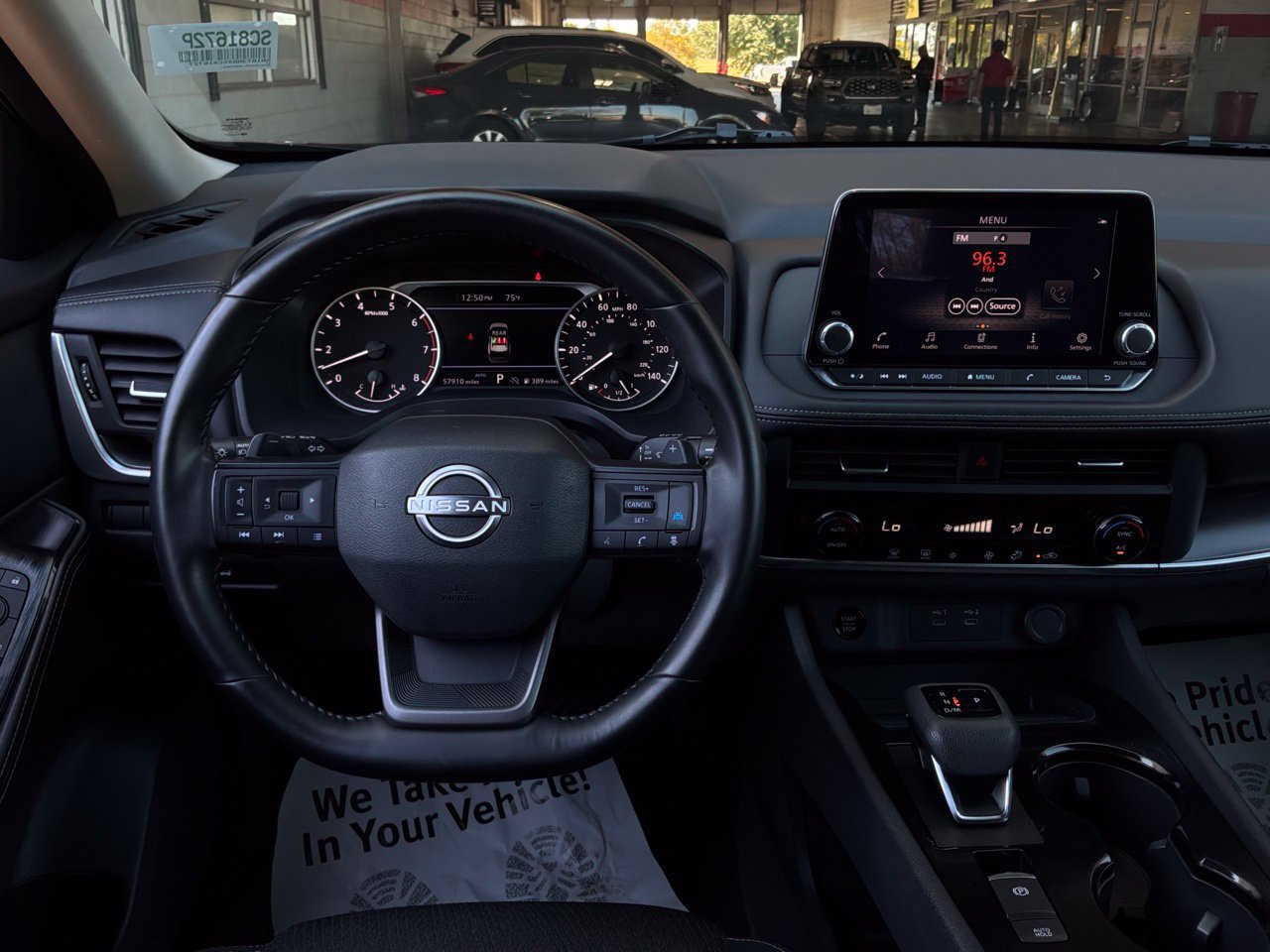 Used 2025 Nissan Rogue SV AWD/4WD image 17