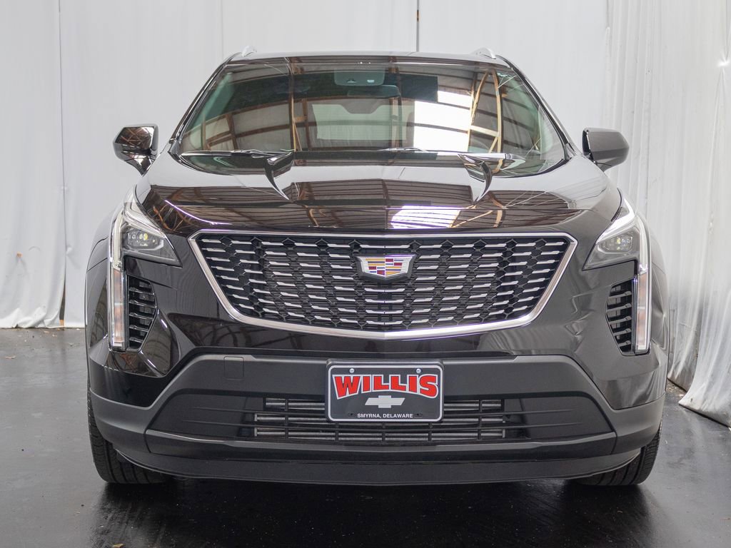 Used 2023 Cadillac XT4 Luxury w/ Cold Weather Package image 2