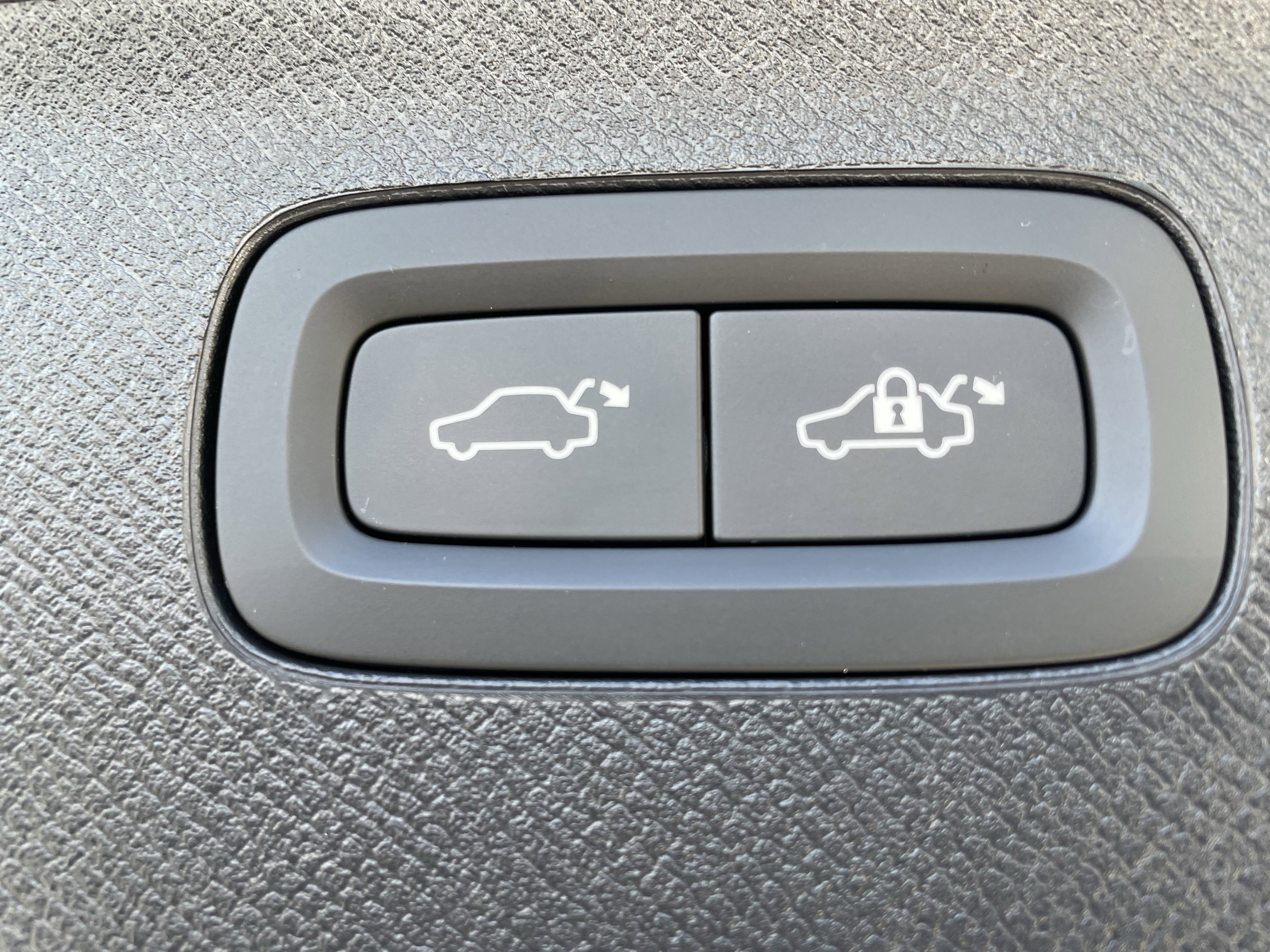 New 2026 Volvo XC90 B6 Plus w/ Protection Package Premier image 10