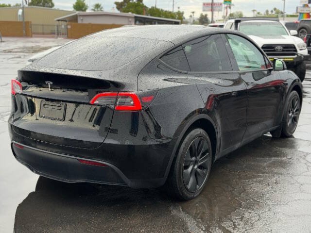 Used 2025 Tesla Model Y Long Range RWD image 3