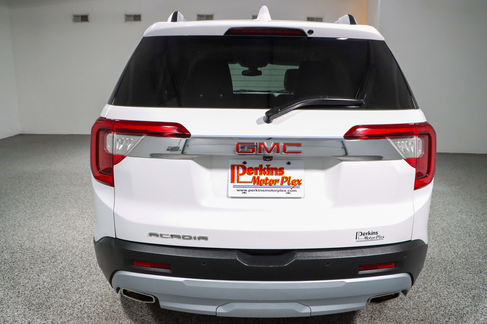 Used 2023 GMC Acadia SLT FWD image 8