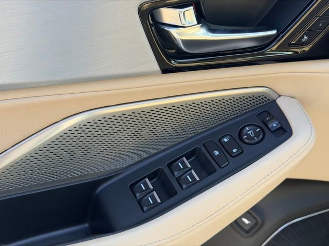 Used 2023 Acura MDX SH-AWD image 19