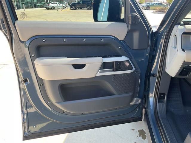 Used 2024 Land Rover Defender 110 S image 13