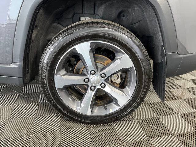 Used 2026 Jeep Grand Cherokee Limited AWD/4WD image 8