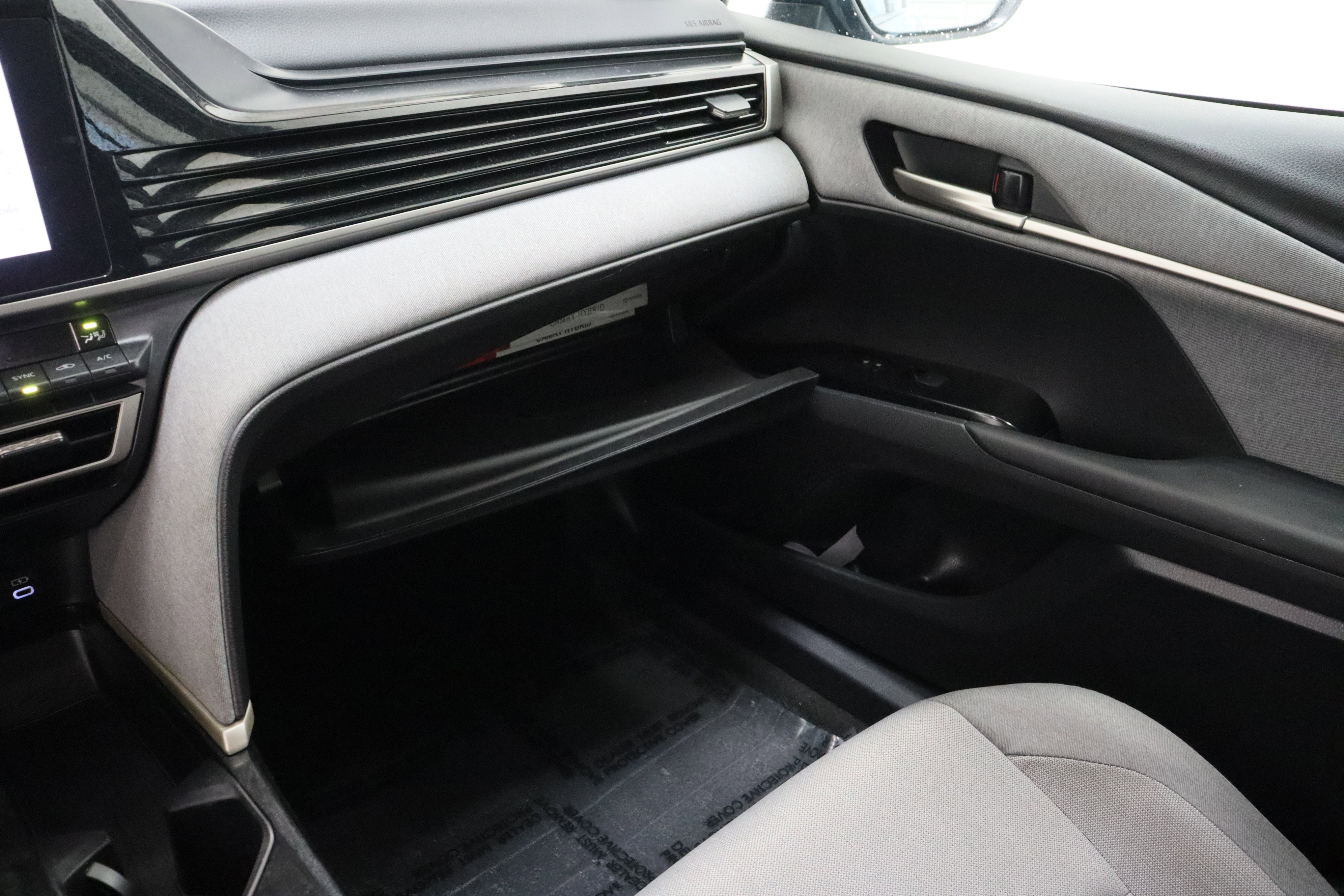 Used 2025 Toyota Camry LE FWD image 22