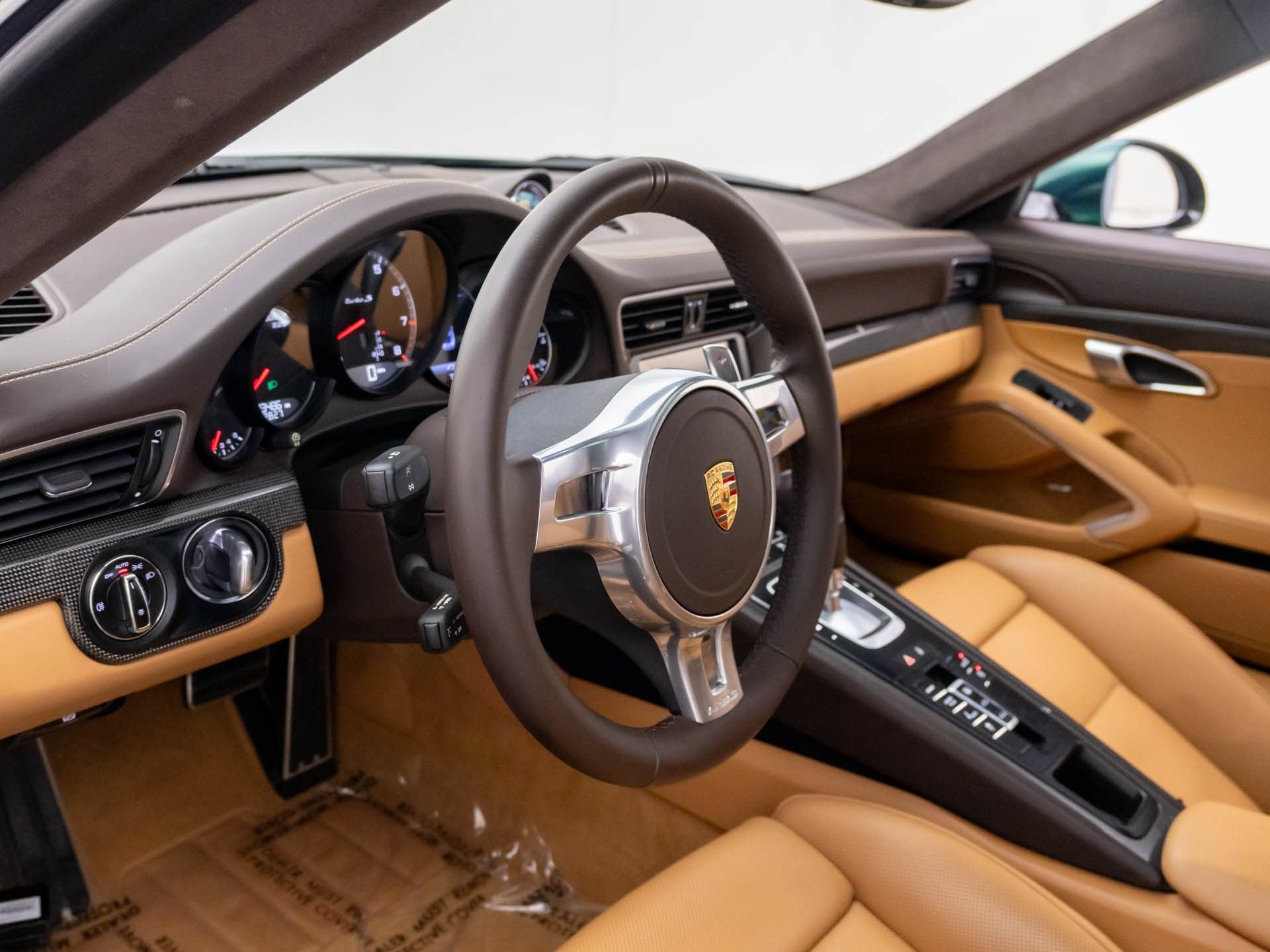 Used 2015 Porsche 911 Turbo S AWD/4WD image 10