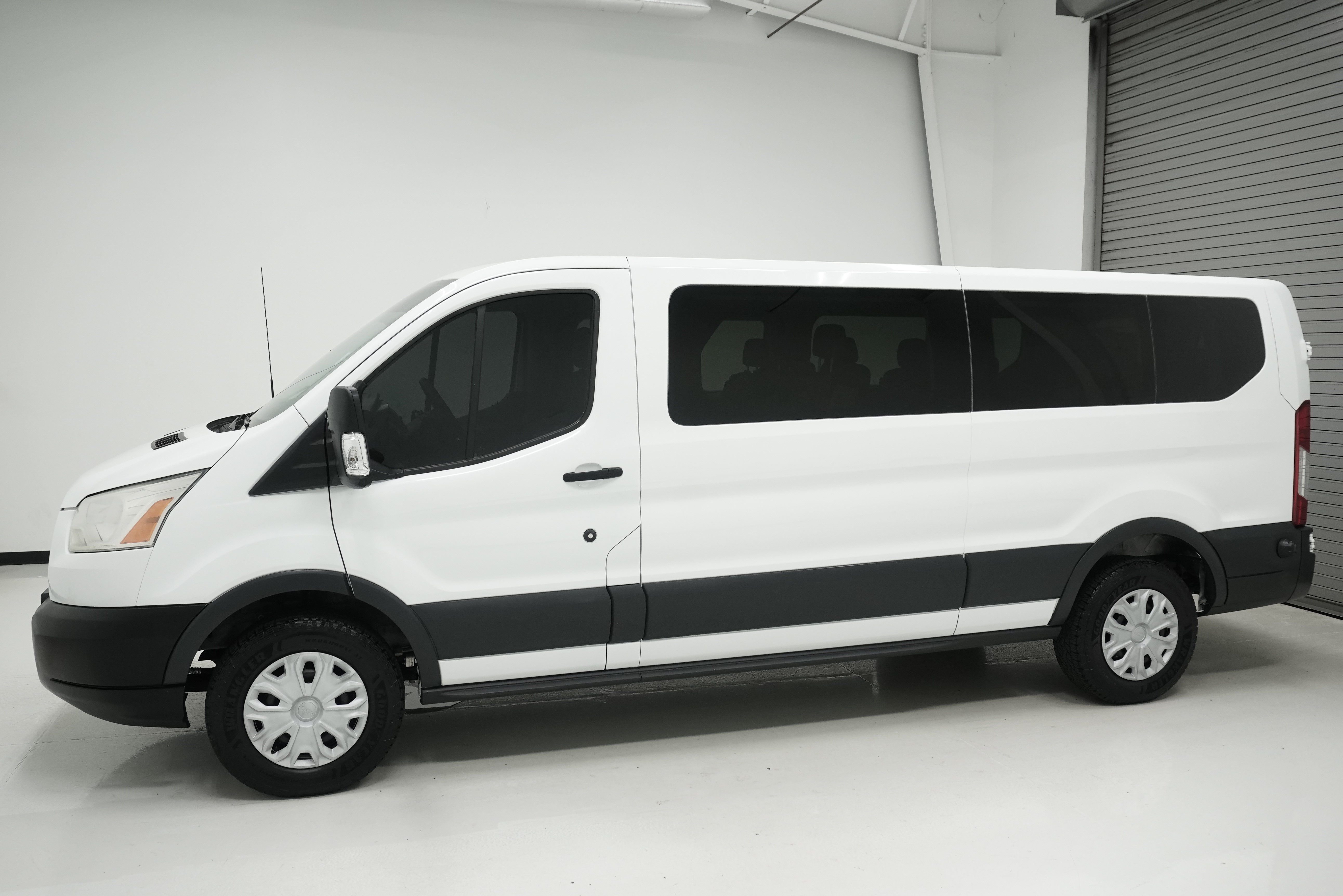 Used 2015 Ford Transit 350 XLT RWD image 5