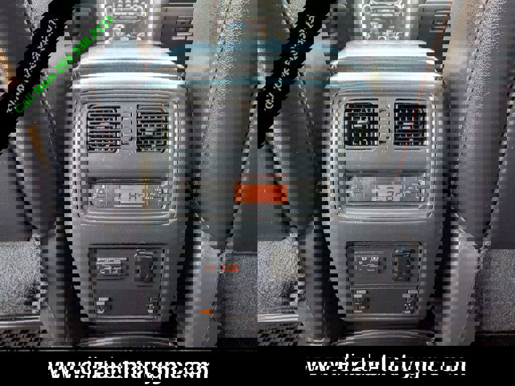 Used 2019 Nissan Pathfinder SL image 17