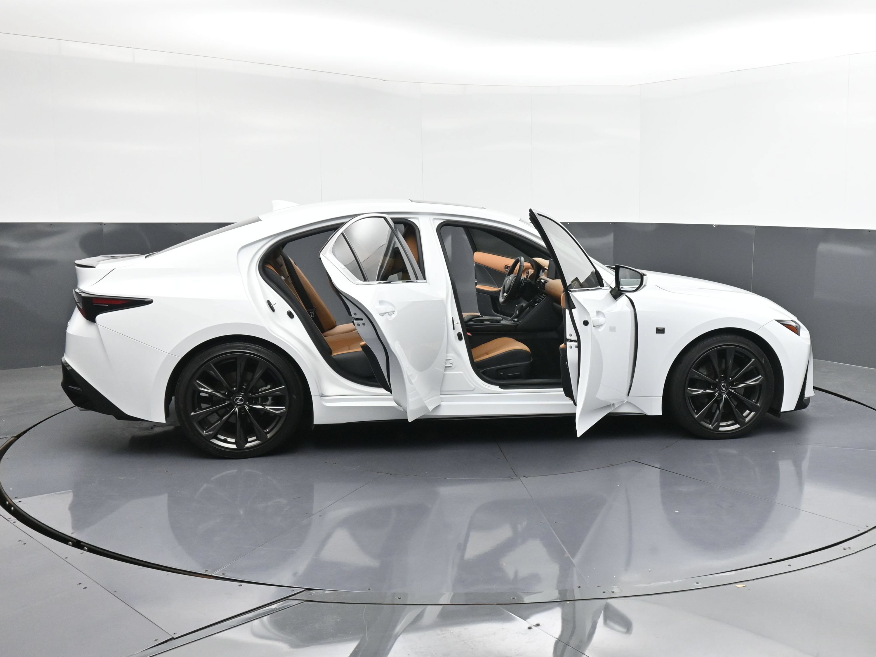 Used 2024 Lexus IS 350 F Sport RWD image 41
