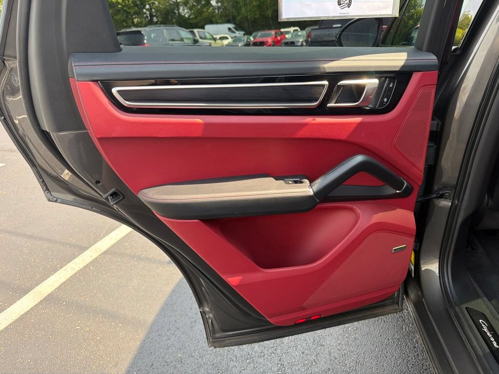 Used 2023 Porsche Cayenne GTS AWD/4WD image 20