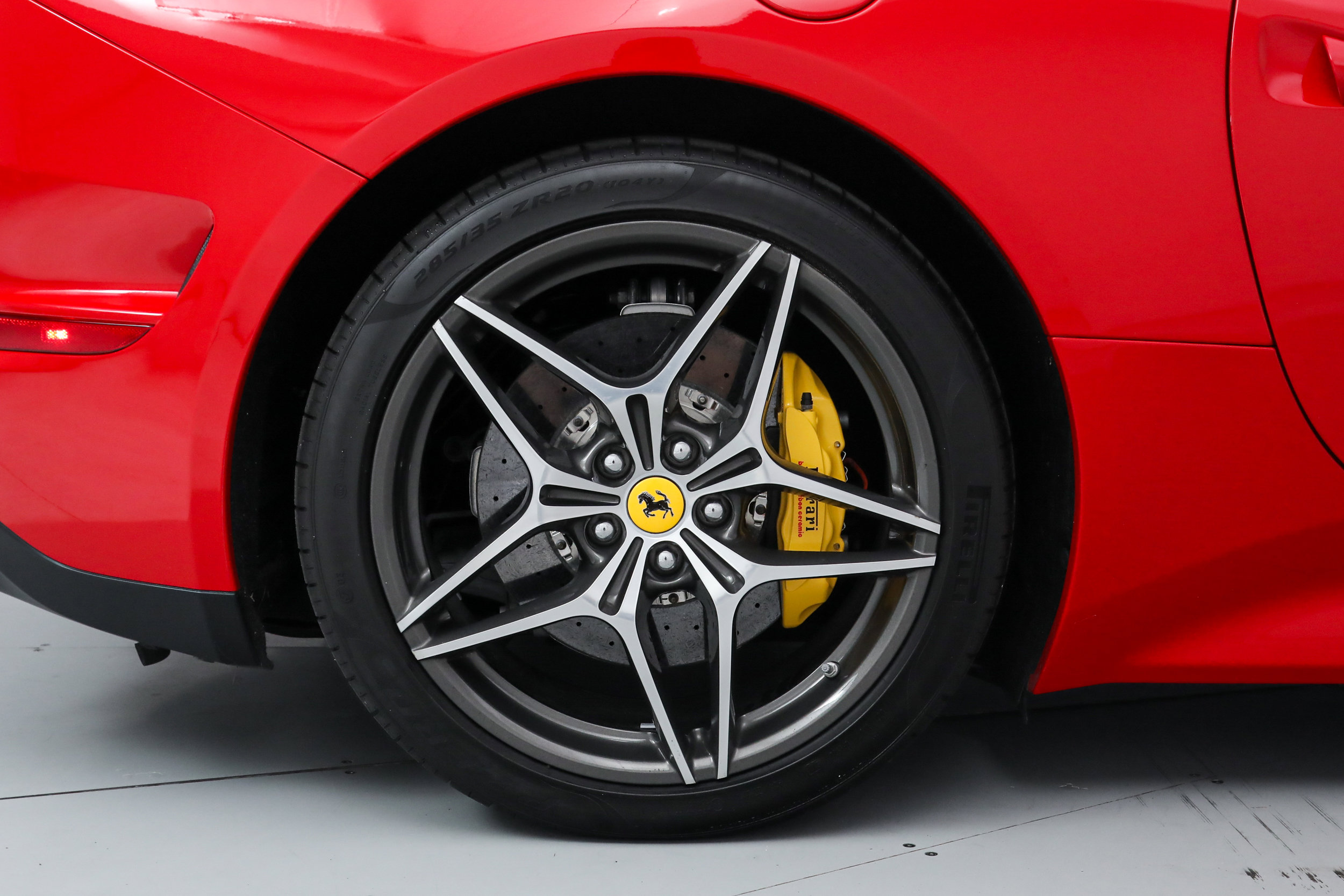 Certified 2017 Ferrari California T image 35