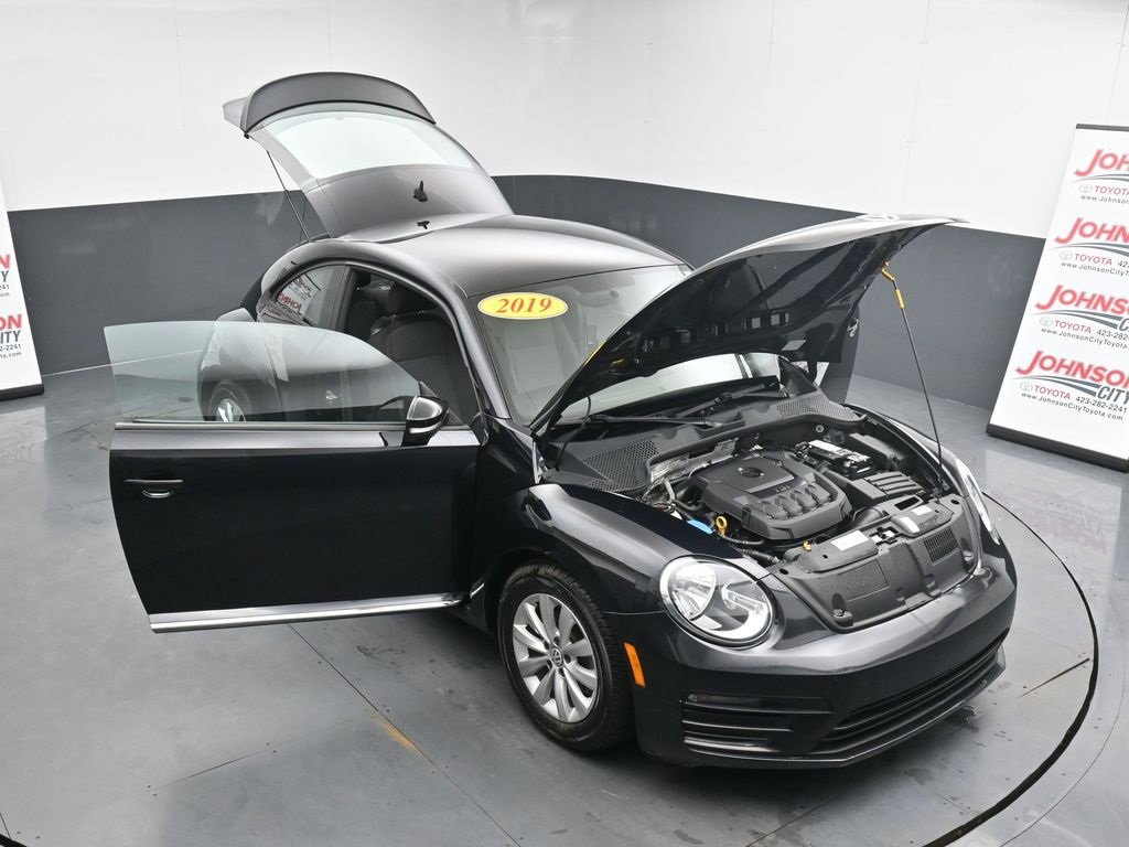 Used 2019 Volkswagen Beetle 2.0T S image 40