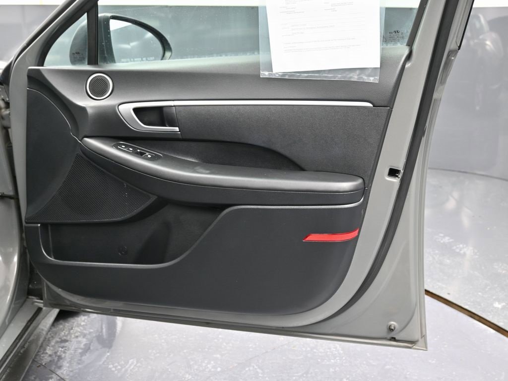 Used 2023 Hyundai Sonata SE image 16