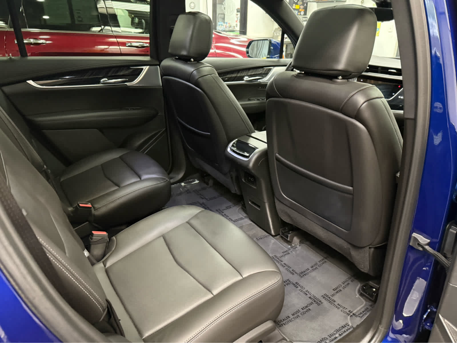 Used 2024 Cadillac XT6 Premium Luxury w/ Technology Package AWD/4WD image 28