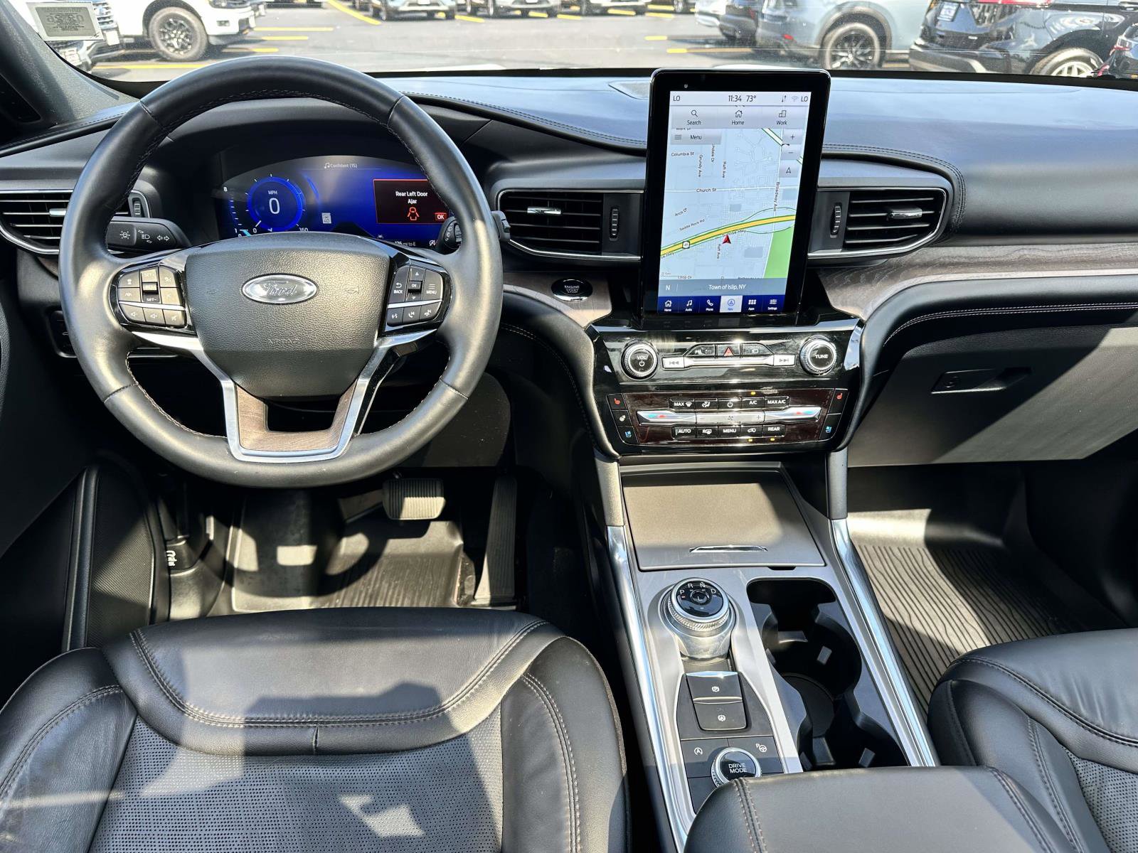 Used 2023 Ford Explorer Platinum w/ Technology Package image 18