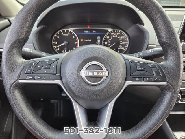 Used 2025 Nissan Altima 2.5 SV FWD image 25