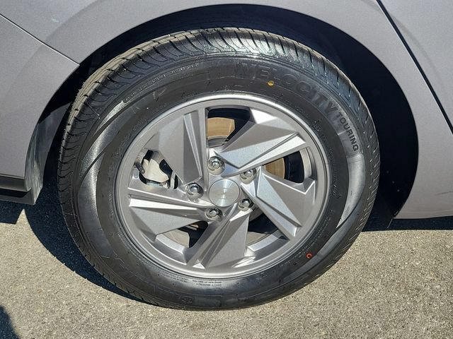 Certified 2025 Hyundai Elantra SE FWD image 27