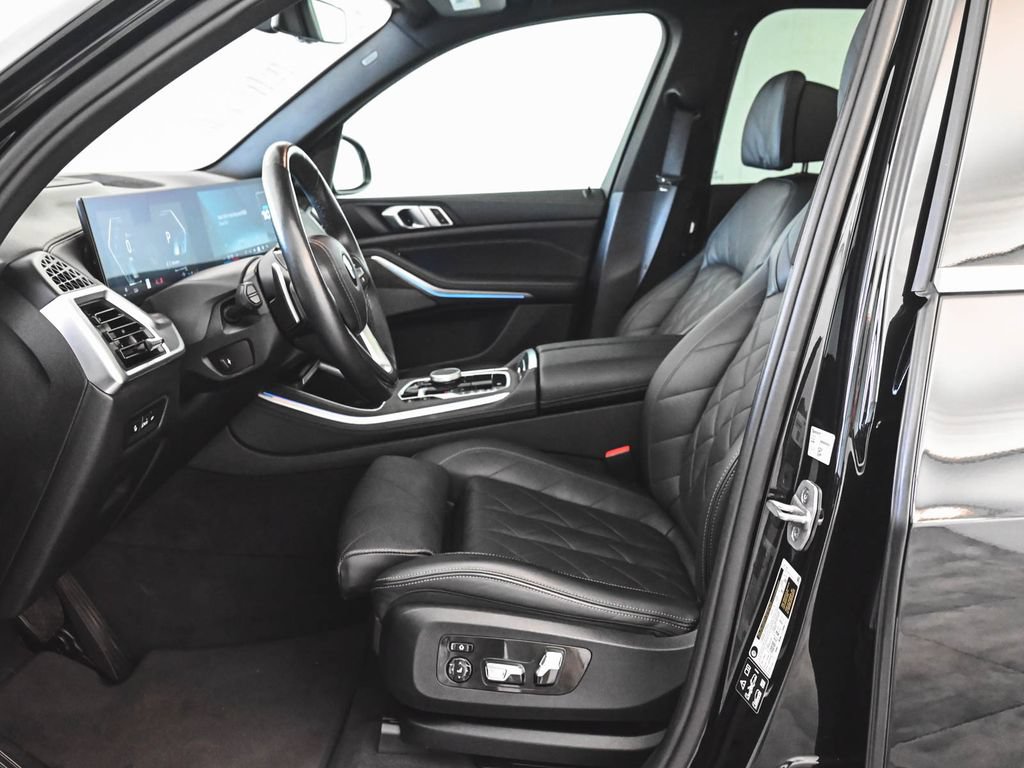 Used 2025 BMW X5 xDrive40i AWD/4WD image 31