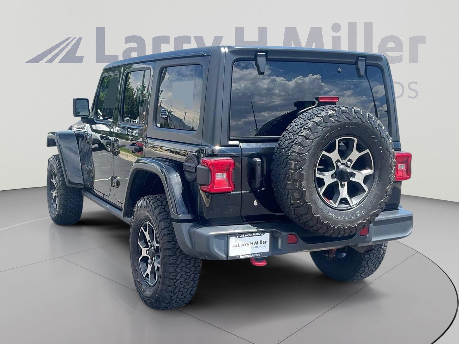 Used 2018 Jeep Wrangler Unlimited Rubicon w/ LED Lighting Group AWD/4WD image 3