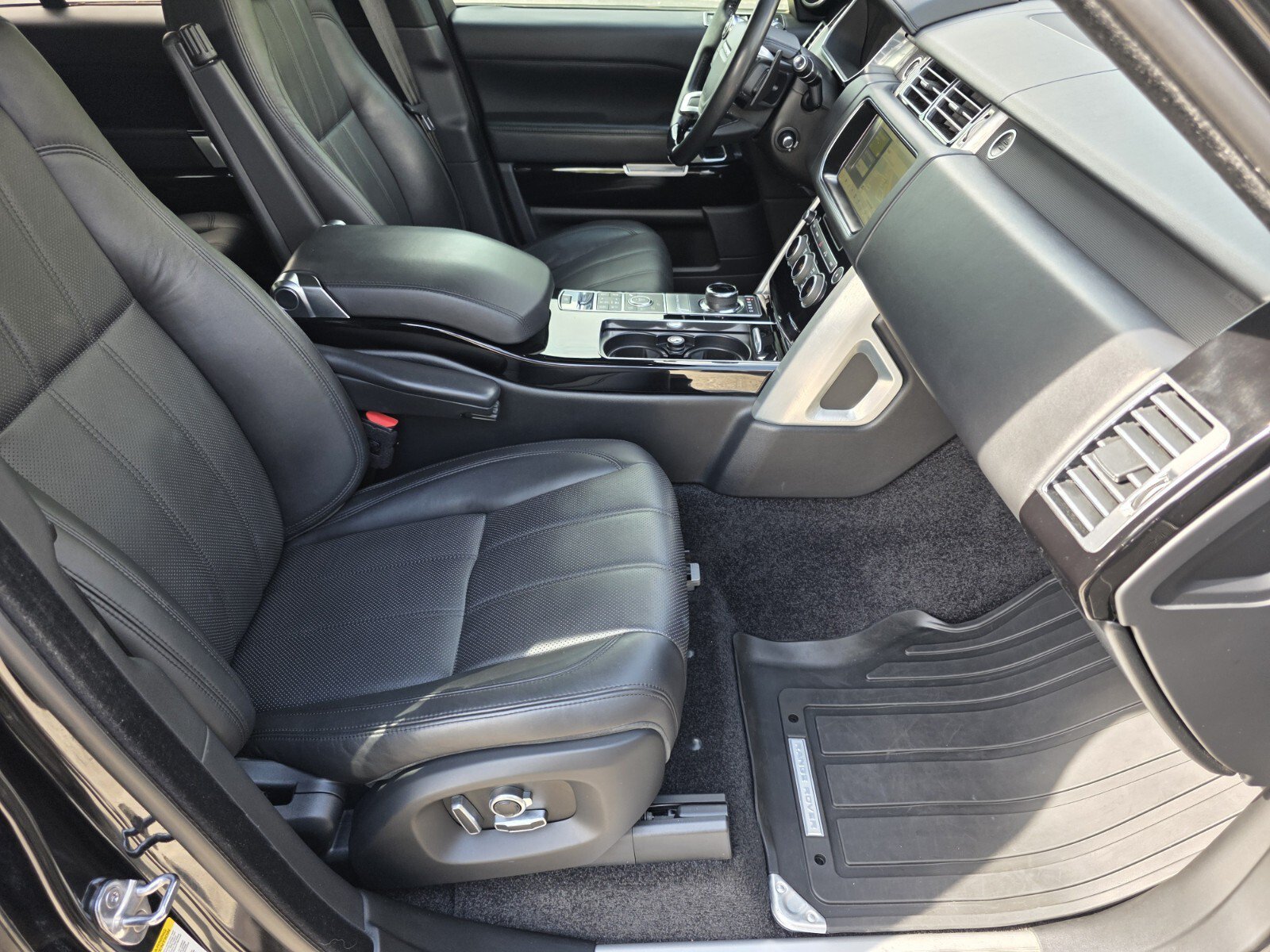 Used 2017 Land Rover Range Rover Supercharged AWD/4WD image 3