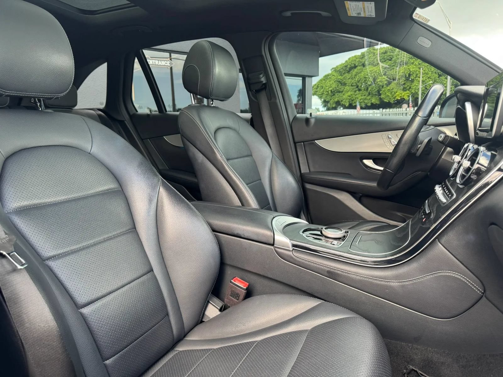 Used 2019 Mercedes-Benz GLC 300 image 24
