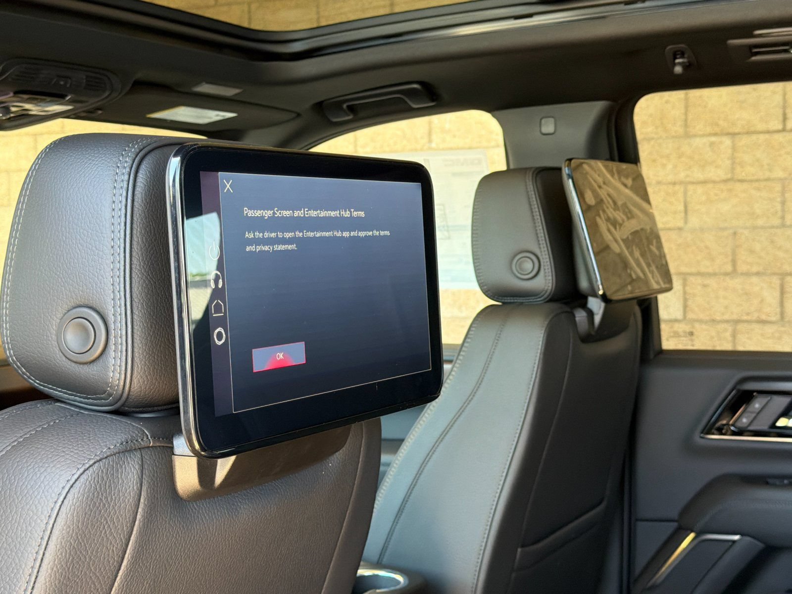 New 2026 GMC Yukon XL Denali w/ Denali Reserve Package AWD/4WD image 15