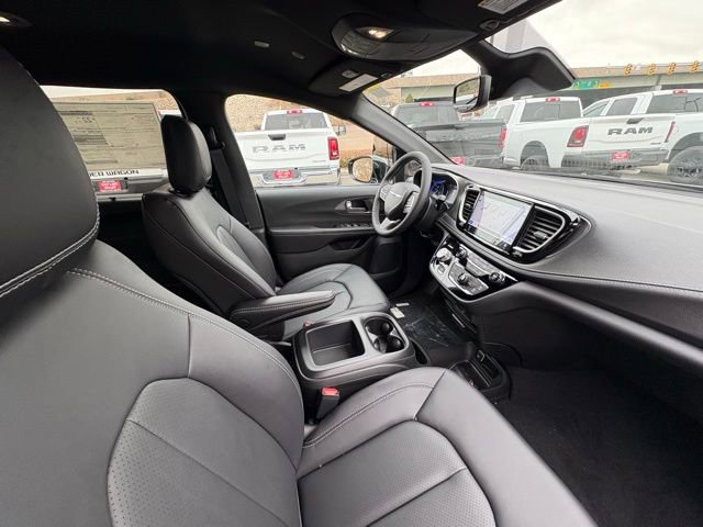 New 2026 Chrysler Pacifica Select image 31