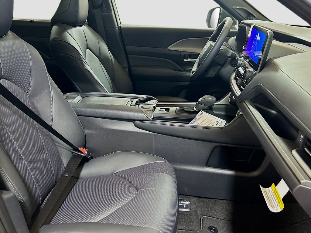 New 2026 Toyota Grand Highlander Nightshade Edition AWD/4WD image 29