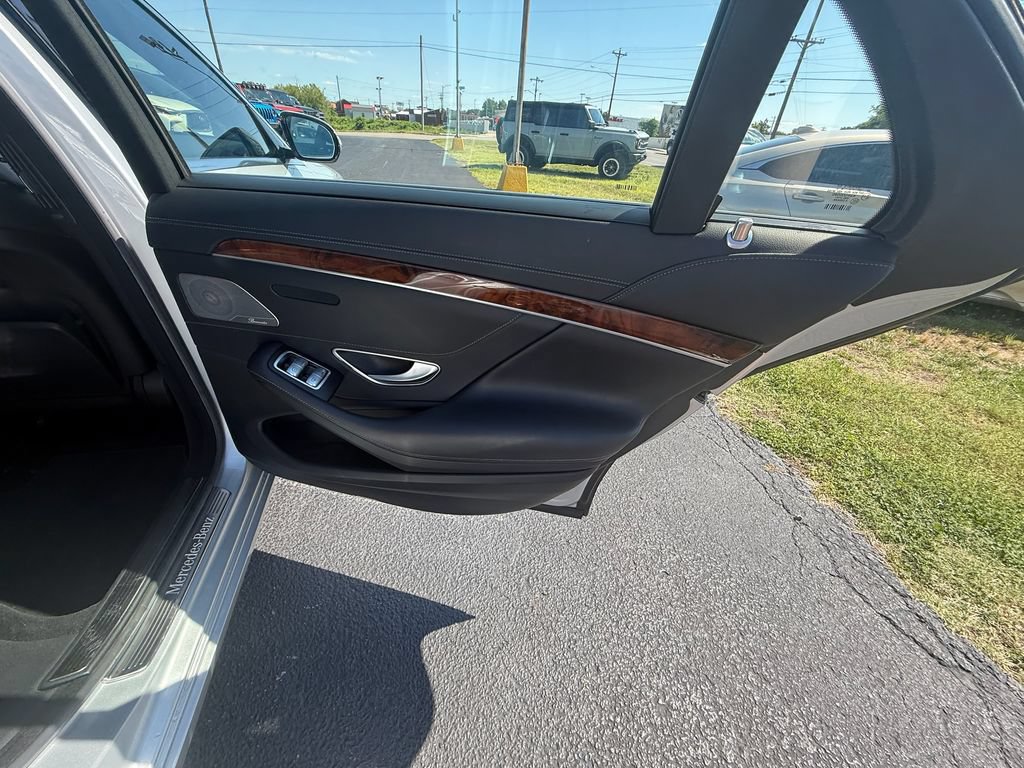 Used 2014 Mercedes-Benz S 550 Sedan image 20