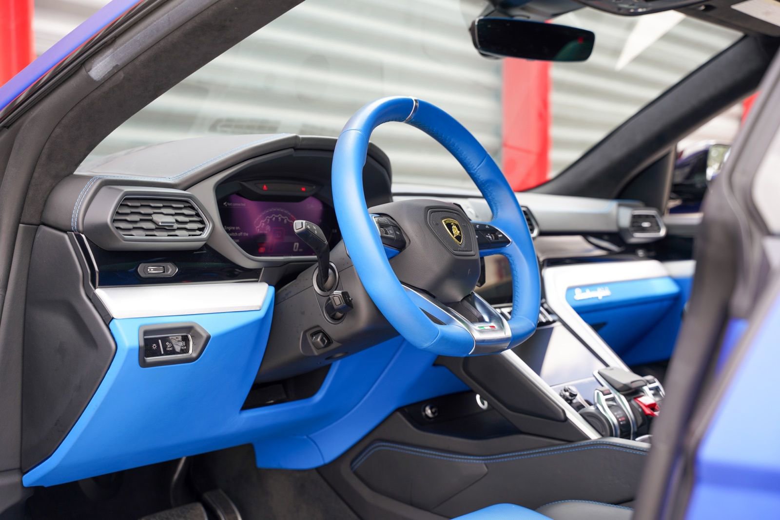 Used 2020 Lamborghini Urus image 6