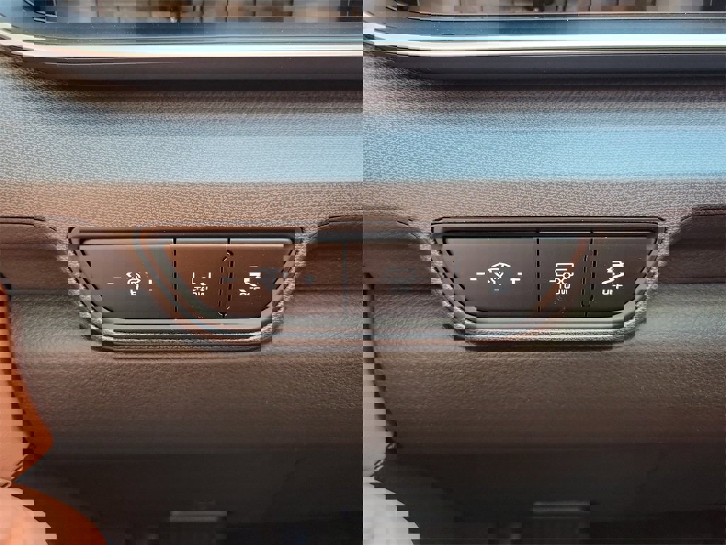 New 2026 Kia Carnival EX image 25