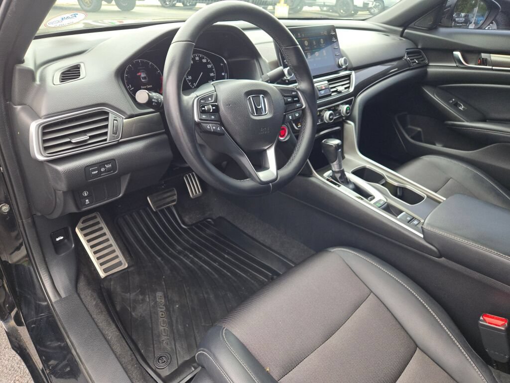 Used 2018 Honda Accord Sport image 25