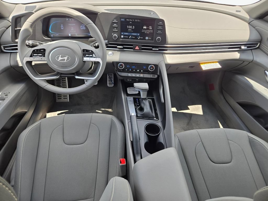 New 2026 Hyundai Elantra Sport FWD image 17