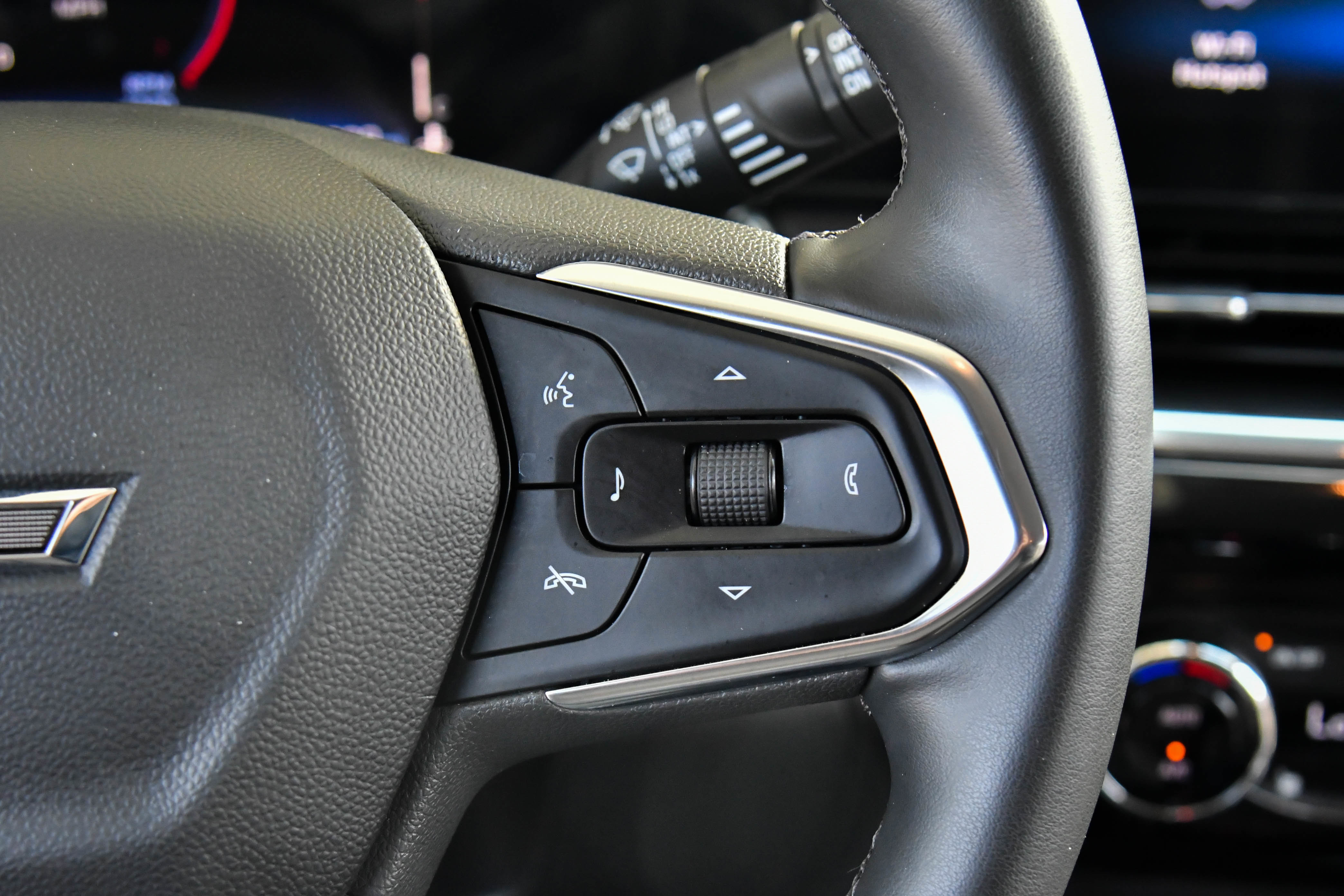 Used 2025 Chevrolet Trax ACTIV w/ Driver Confidence Package image 29