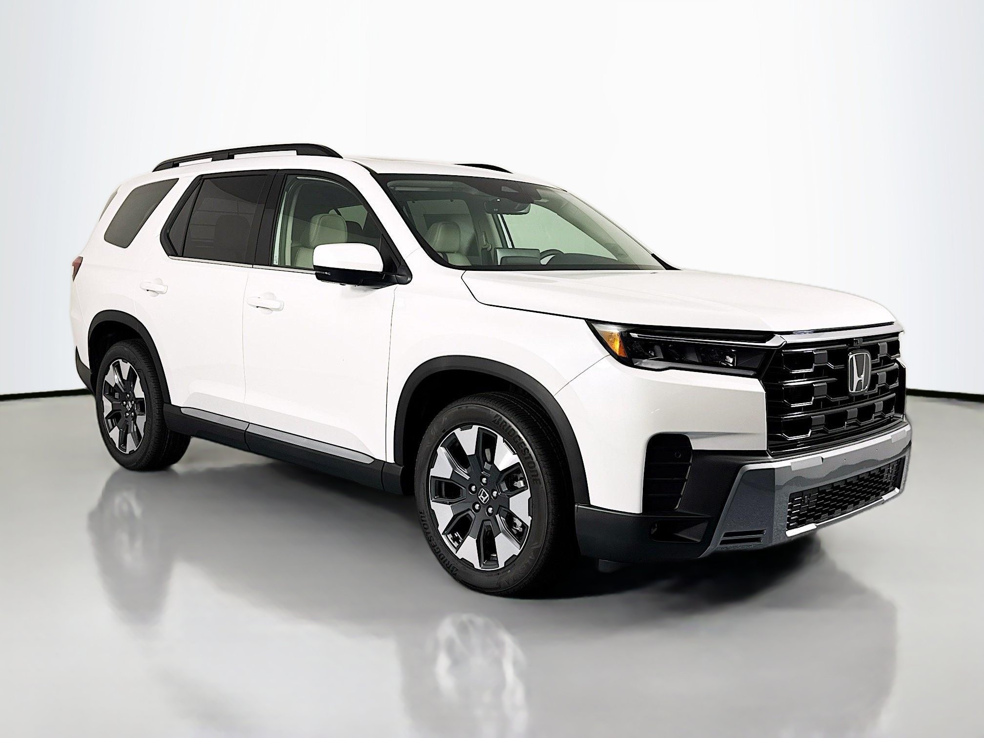 New 2026 Honda Pilot Touring image 3