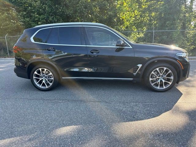 Used 2024 BMW X5 xDrive40i w/ Parking Assistance Package AWD/4WD image 12