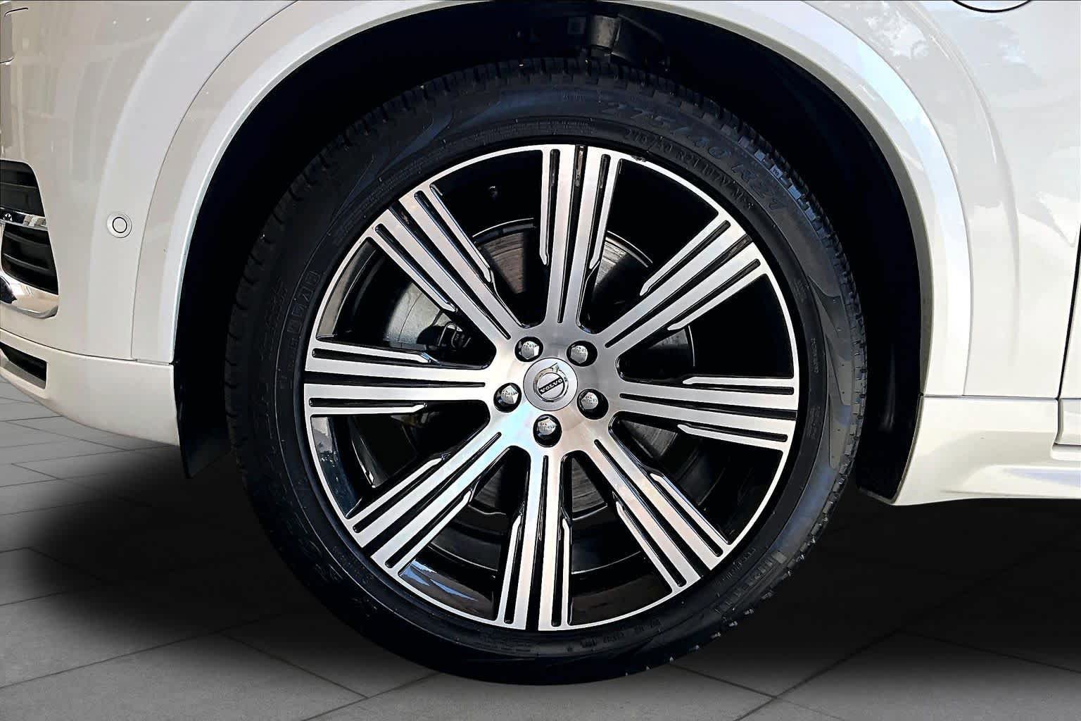Used 2025 Volvo XC90 T8 Ultra w/ Protection Package Premier AWD/4WD image 11