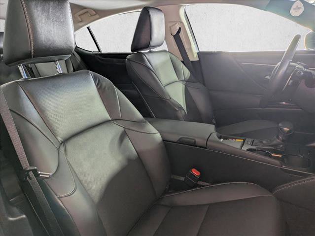 Used 2025 Lexus ES 300h w/ Premium Package image 22