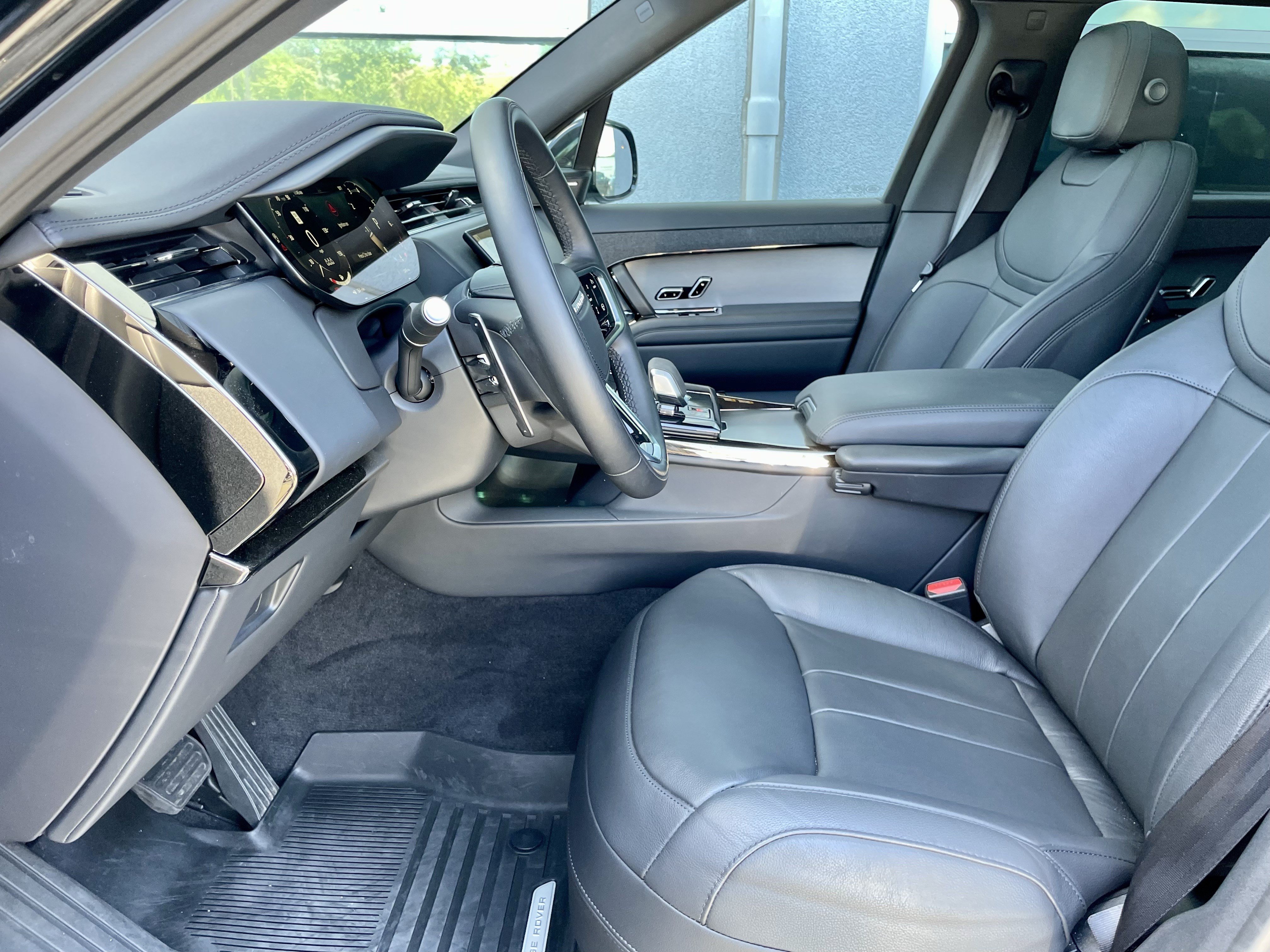 Certified 2025 Land Rover Range Rover Sport AWD/4WD image 14