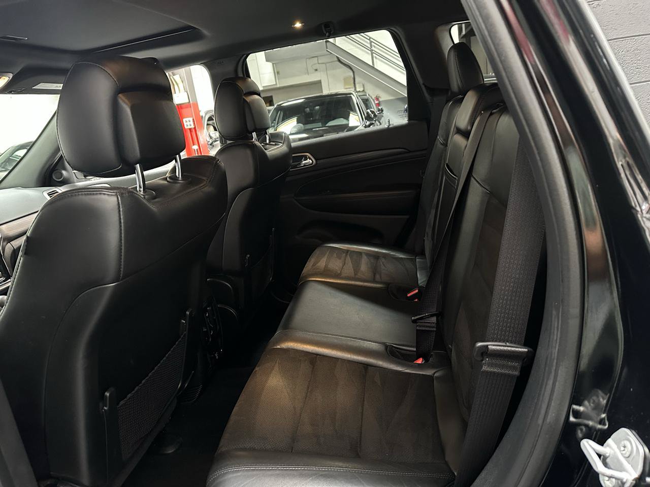 Used 2019 Jeep Grand Cherokee Altitude AWD/4WD image 14