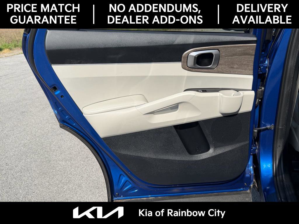 Used 2022 Kia Sorento EX w/ Panoramic Sunroof Package FWD image 16