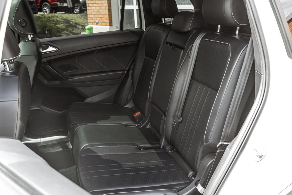 Used 2022 Volkswagen Tiguan SE R-Line AWD/4WD image 26