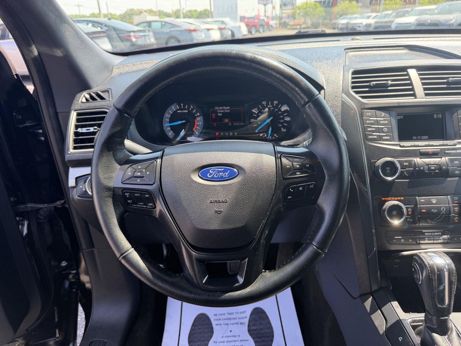 Used 2018 Ford Explorer XLT AWD/4WD image 17