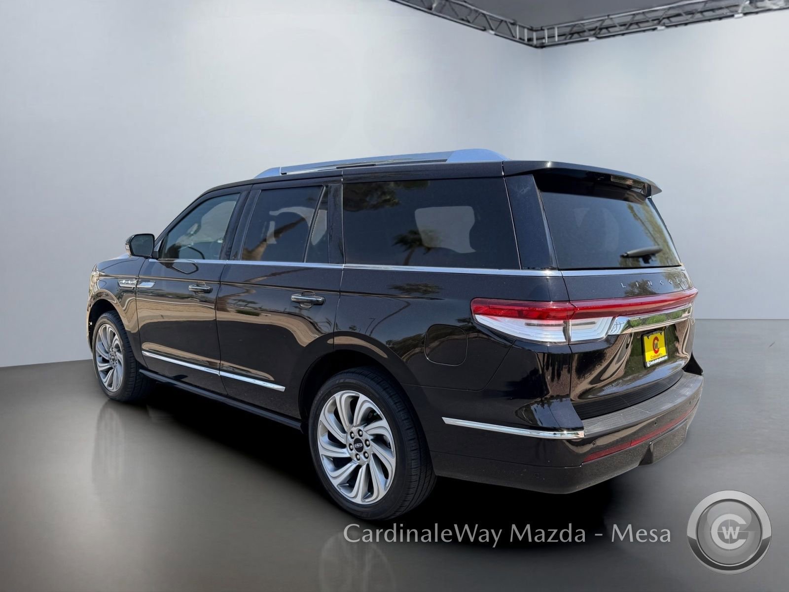 Used 2023 Lincoln Navigator Reserve AWD/4WD image 7