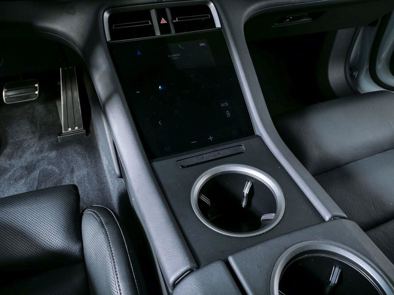 Certified 2025 Porsche Taycan AWD/4WD image 18