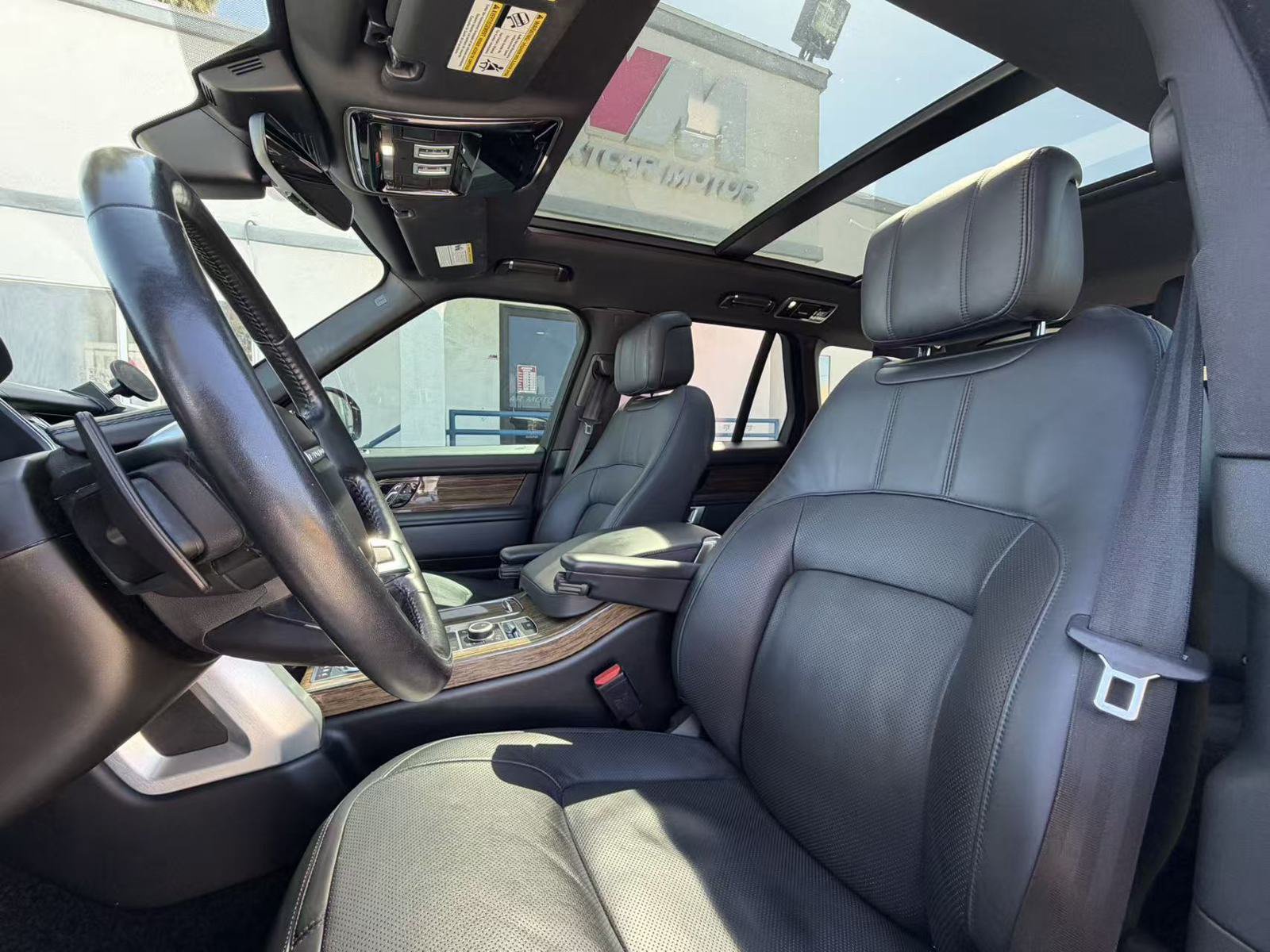 Used 2019 Land Rover Range Rover HSE AWD/4WD image 7