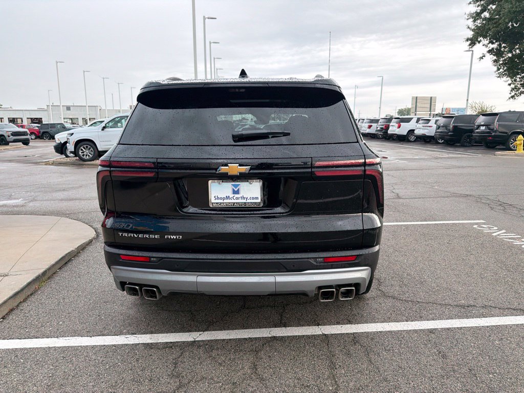 Used 2026 Chevrolet Traverse LT w/ Sun and Wheel Package AWD/4WD image 4