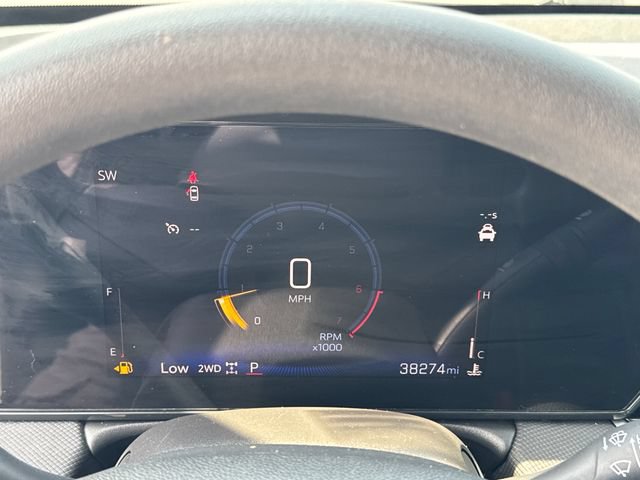 Used 2025 Chevrolet TrailBlazer LT AWD/4WD image 17